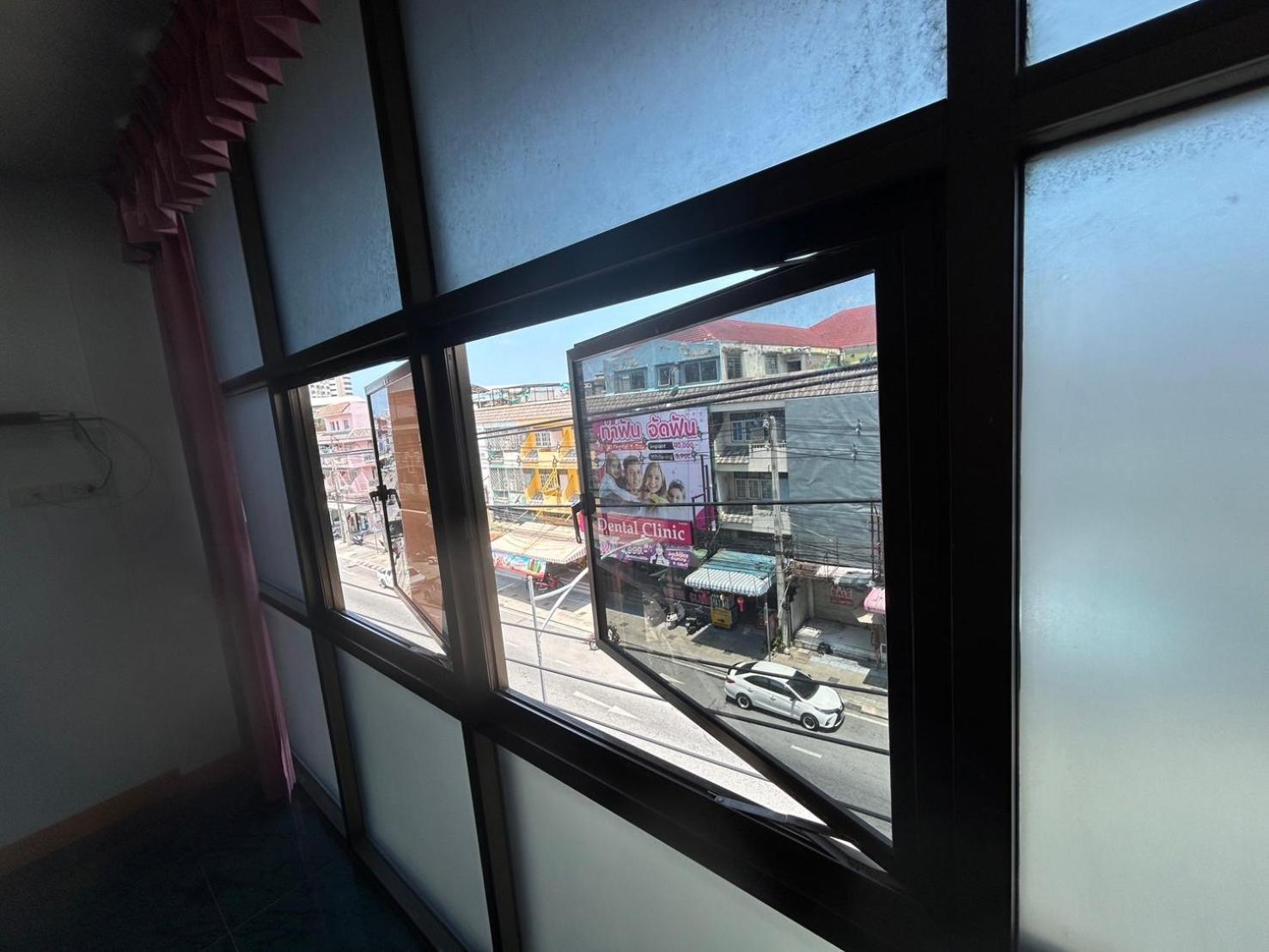 Albergue Coffeeandbeer Pattaya Exterior foto